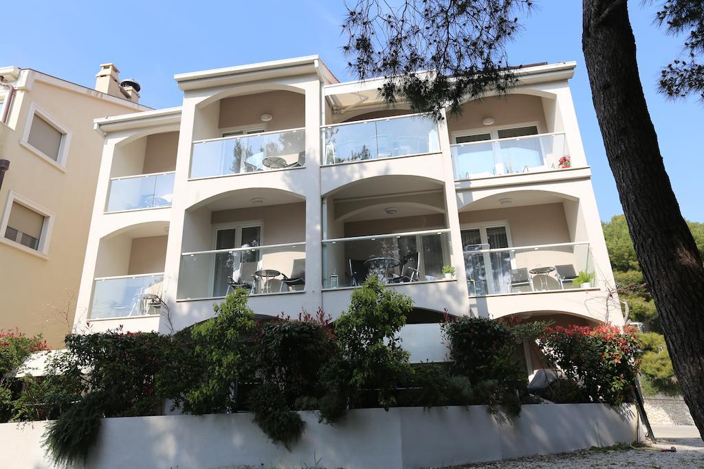 פודסטראנה Apartments Lavica Beach Dumicic מראה חיצוני תמונה