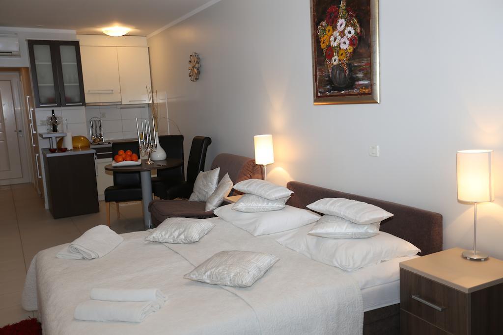 פודסטראנה Apartments Lavica Beach Dumicic חדר תמונה