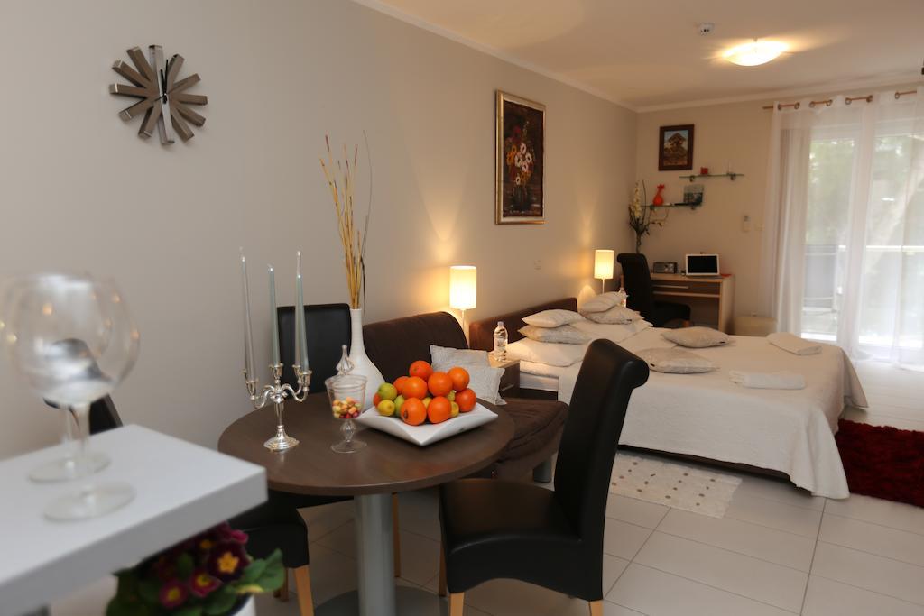 פודסטראנה Apartments Lavica Beach Dumicic חדר תמונה