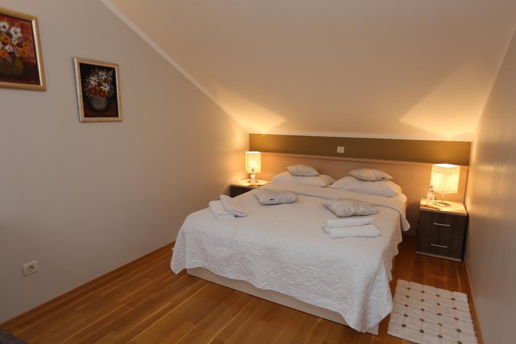 פודסטראנה Apartments Lavica Beach Dumicic חדר תמונה